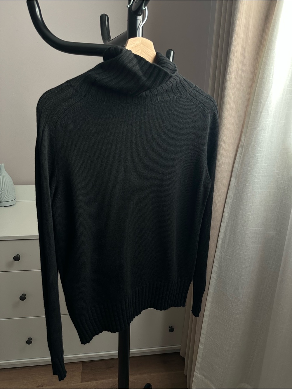 Bellwood Made in Italy Classic Black Turtleneck Sweater